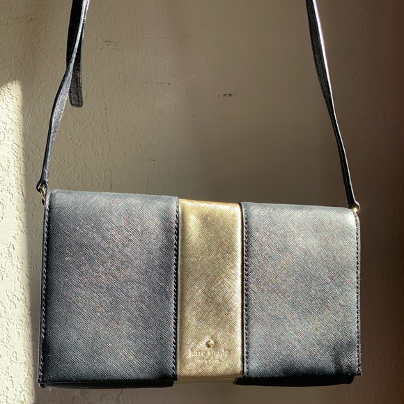 kate spade Handbags - KATE SPADE Cedar Street Clutch Cali Crossbody Bag - BLACK & METALLIC GOLD